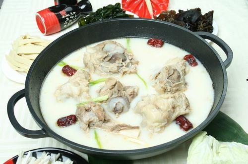 炖大骨头爆料视频大全,视频大全揭秘美味佳肴制作过程