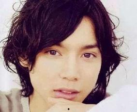 日本明星怎么吃饭喝水,喝水吃饭的优雅之道