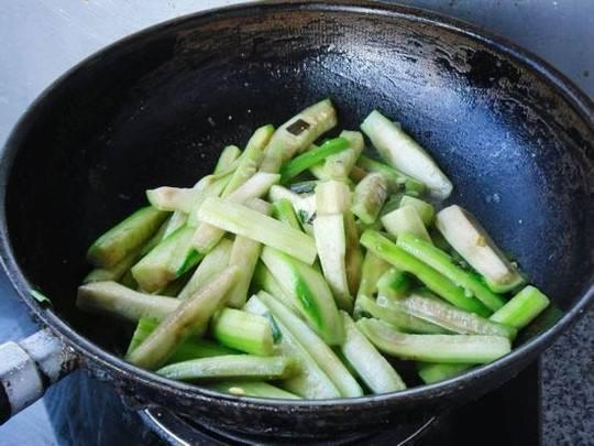 天天吃蛇瓜,天天吃蛇瓜，健康美味两不误